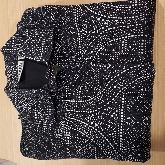 Women's Size 0 Chico's  Black/White  Denim Jacket NWOT - Picture 11 of 11